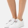 MICHAEL Michael Kors Damen KEATON LACE UP - Sneaker Low - Pearl Grey 1 MICHAEL Michael Kors Damen KEATON LACE UP - Sneaker Low - Pearl Grey -MICHAEL Michael Kors 0e584340ba224cb8b44d4f05a853e85a