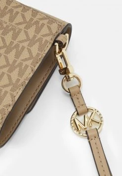 MICHAEL Michael Kors Damen JET SET CHARM FLAP WRISTLET - Geldbörse - Camel -MICHAEL Michael Kors 13f87563b5364548b918c7f9f3e91c84