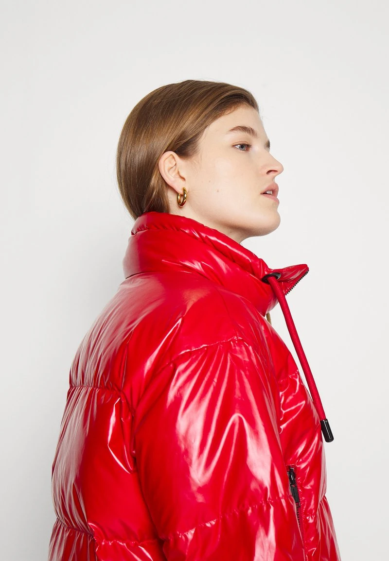 MICHAEL Michael Kors Damen CROPPED METALLIC PUFFER - Winterjacke - Crimson 6 MICHAEL Michael Kors Damen CROPPED METALLIC PUFFER - Winterjacke - Crimson - Image 4