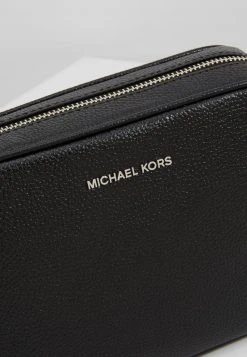 MICHAEL Michael Kors Damen JET SET CAMERA BAG - Umhängetasche - Black -MICHAEL Michael Kors 2c59ac4303ab4aada4a4e5d3adef39c2