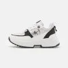 MICHAEL Michael Kors Kinder COSMO SPORT - Sneaker Low - White/black 2 MICHAEL Michael Kors Kinder COSMO SPORT - Sneaker Low - White/black -MICHAEL Michael Kors 2e01db6414da4dbf8a3ac75ef819fe16