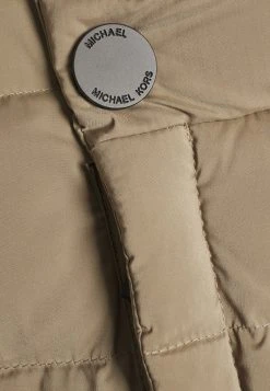 MICHAEL Michael Kors Damen ULTRA BELTED HORIZONTAL QUILTED JACKET - Daunenjacke - Taupe 15 MICHAEL Michael Kors Damen ULTRA BELTED HORIZONTAL QUILTED JACKET - Daunenjacke - Taupe -MICHAEL Michael Kors 40e3f32aa0a94e50b658cfc1d8e95a5c