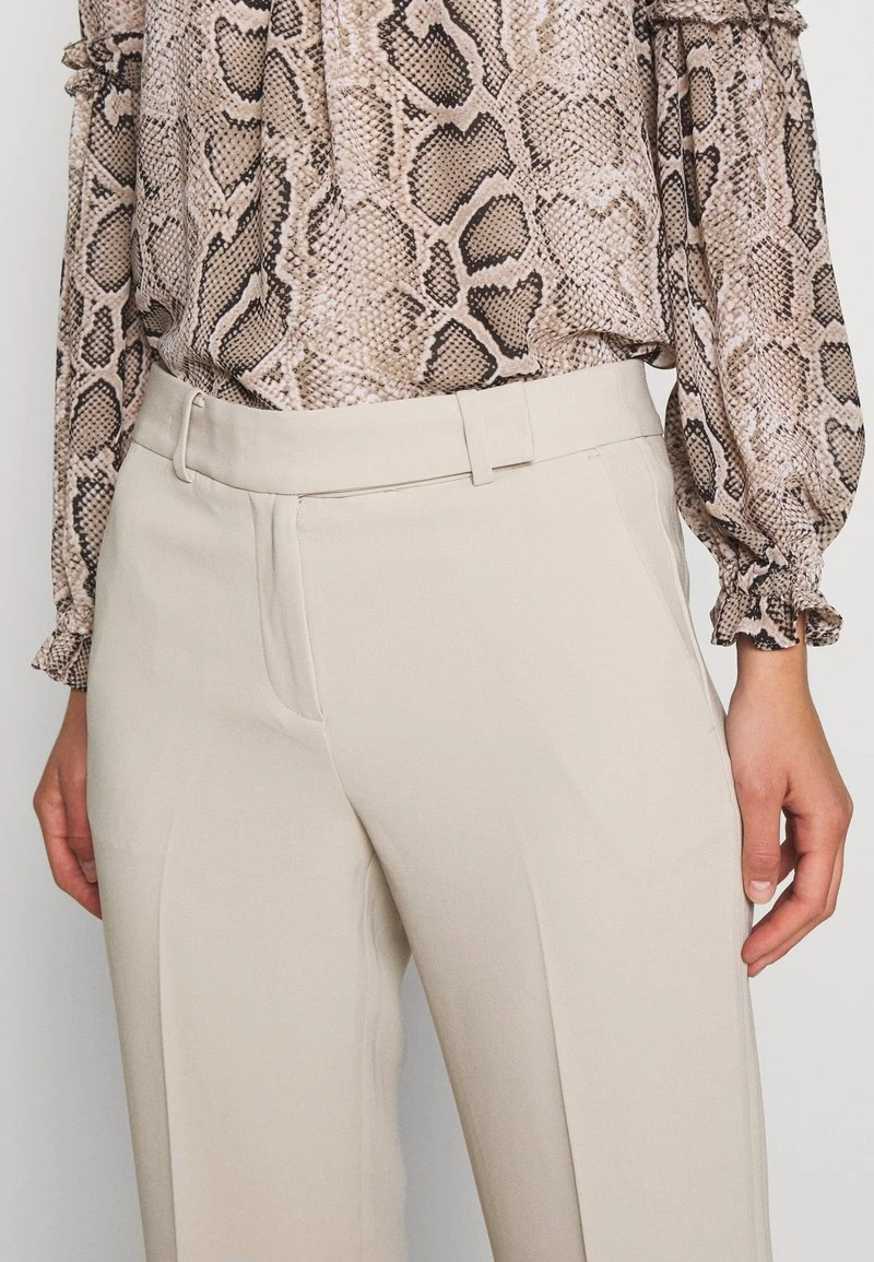 MICHAEL Michael Kors Damen STRAIGHT LEG CUFF PANT - Stoffhose - Dune 8 MICHAEL Michael Kors Damen STRAIGHT LEG CUFF PANT - Stoffhose - Dune - Image 6