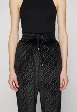MICHAEL Michael Kors Damen LOGO SLOUCHY - Jogginghose - Black -MICHAEL Michael Kors 4945e06ebd4f4795a1bb96aa970fddc3