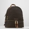 MICHAEL Michael Kors Damen RHEA ZIP BACK PACK - Tagesrucksack - Brown -MICHAEL Michael Kors 500c605e77e04291b17c456968abbb96
