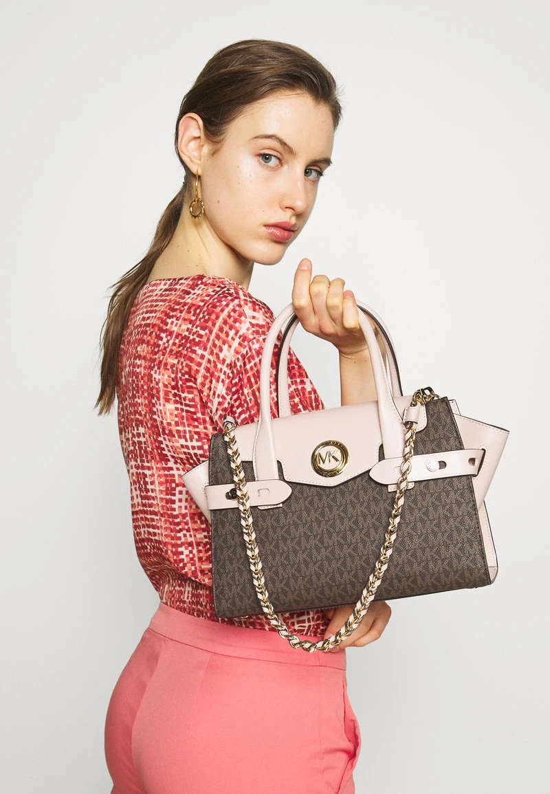 MICHAEL Michael Kors Damen CARMEN FLAP SATCHEL SEMI LUX - Handtasche - Brown/softpink 4 MICHAEL Michael Kors Damen CARMEN FLAP SATCHEL SEMI LUX - Handtasche - Brown/softpink - Image 2