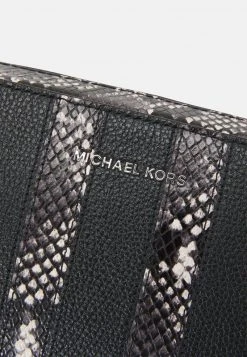 MICHAEL Michael Kors Damen JET CAMERA BAG - Umhängetasche - Black/white -MICHAEL Michael Kors 5478ed3fcee64951963e43309b43b660