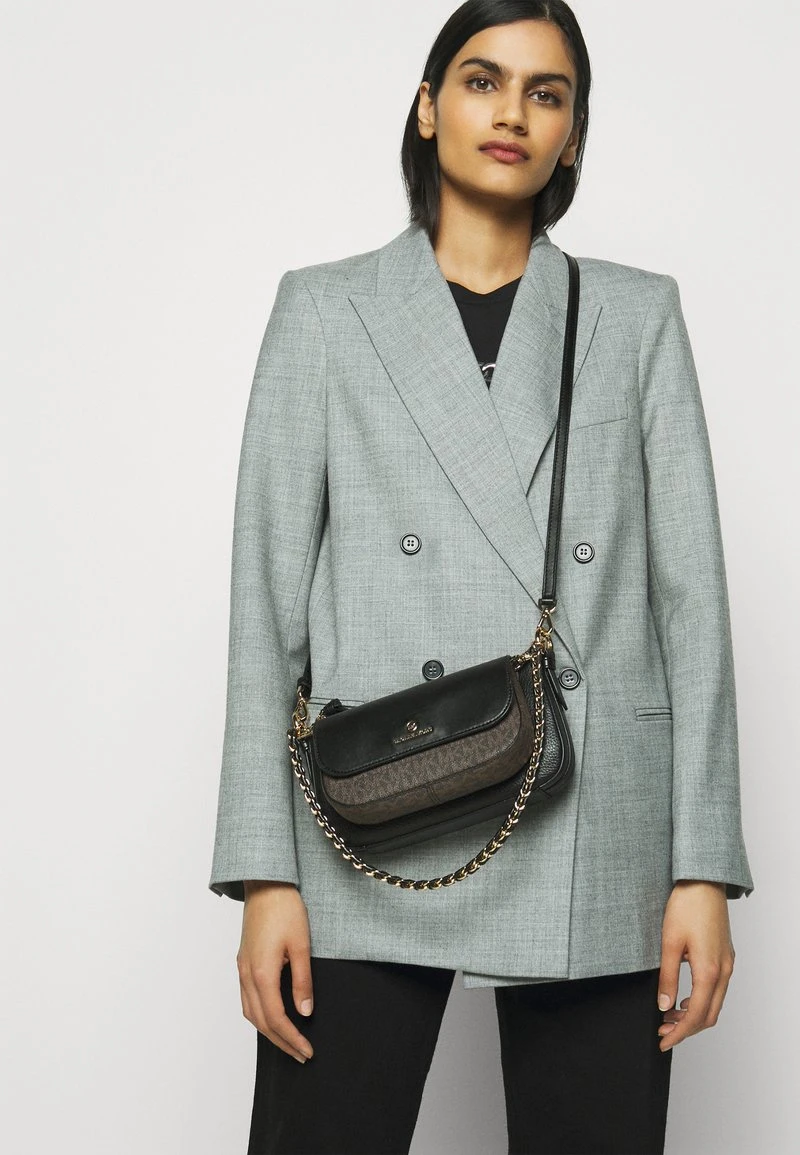 MICHAEL Michael Kors Damen JET CHARMMD POUCH XBODY SET - Handtasche - Brown/black 3 MICHAEL Michael Kors Damen JET CHARMMD POUCH XBODY SET - Handtasche - Brown/black