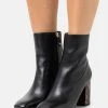 MICHAEL Michael Kors Damen MARCELLA FLEX BOOTIE - Stiefelette - Black