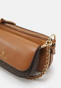 MICHAEL Michael Kors Damen JET CHARMMD POUCH XBODY SET - Handtasche - Brown/acorn -MICHAEL Michael Kors 8449835ba9894e1ebcaeda8c748038e6