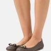 MICHAEL Michael Kors Damen AILEEN BALLET - Klassischer Ballerina - Brown