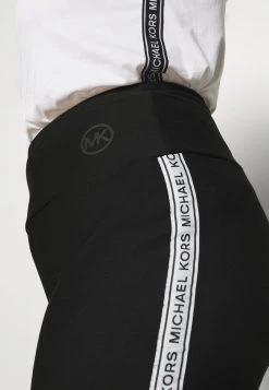 MICHAEL Michael Kors Damen LOGO TAPE BIKER SHORT - Shorts - Black -MICHAEL Michael Kors a9ba034dbbf74bf696f158371f01668c