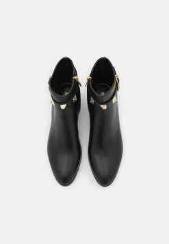 MICHAEL Michael Kors Damen BRITTON - Stiefelette - Black 13 MICHAEL Michael Kors Damen BRITTON - Stiefelette - Black -MICHAEL Michael Kors b36db3554c9a49e2b6a2a5c0391517d8