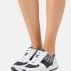 MICHAEL Michael Kors Damen ALLIE TRAINER - Sneaker Low - Navy/optic White 2 MICHAEL Michael Kors Damen ALLIE TRAINER - Sneaker Low - Navy/optic White -MICHAEL Michael Kors b6b79c8886dd4cf5bee88d2d243524a2