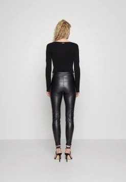 MICHAEL Michael Kors Damen BOAT CUT OUT BODYSUIT - Strickpullover - Black -MICHAEL Michael Kors bf03df5ed0e8430db173c4f09f78b9db