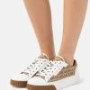 MICHAEL Michael Kors Damen OSCAR LACE UP - Sneaker Low - Beige/ebony -MICHAEL Michael Kors bfb8a425322d402d8fe2bbe3f39db1e5