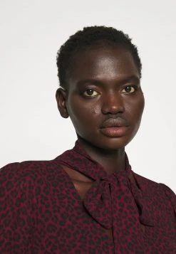 MICHAEL Michael Kors Damen CHEETAH TIE - Bluse - Dark Ruby -MICHAEL Michael Kors c28ff8b3b7a84b23aa0f2fac588485c3