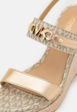 MICHAEL Michael Kors Damen FARRAH WEDGE - Plateausandalette - Pale Gold -MICHAEL Michael Kors c6272490436c4ea8afa56a7c12d67281
