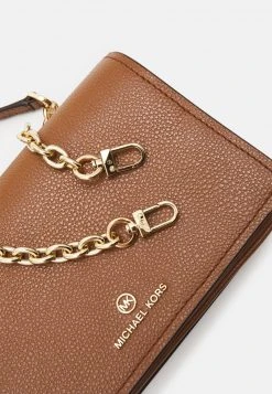 MICHAEL Michael Kors Damen JET CHARM ACCORDIAN FLAP - Umhängetasche - Brown -MICHAEL Michael Kors c73c2e09d80841e9bf8d34a7a33e399e