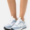 MICHAEL Michael Kors Damen THEO TRAINER - Sneaker Low - Soft Sky/multi-coloured -MICHAEL Michael Kors c84dc0c80642494997b396ec85da0cd6