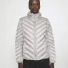 MICHAEL Michael Kors Damen SHORT PACKABLE PUFFER - Daunenjacke - Nickel -MICHAEL Michael Kors c872d5b40b474ff3a84e6a26b409f371
