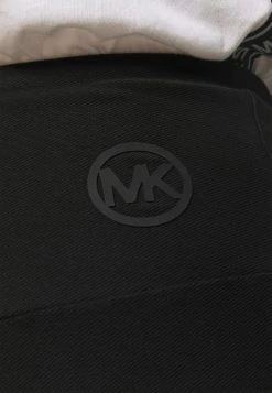 MICHAEL Michael Kors Damen LOGO TAPE BIKER SHORT - Shorts - Black -MICHAEL Michael Kors dfab61f4641749a28e222970bd438fca