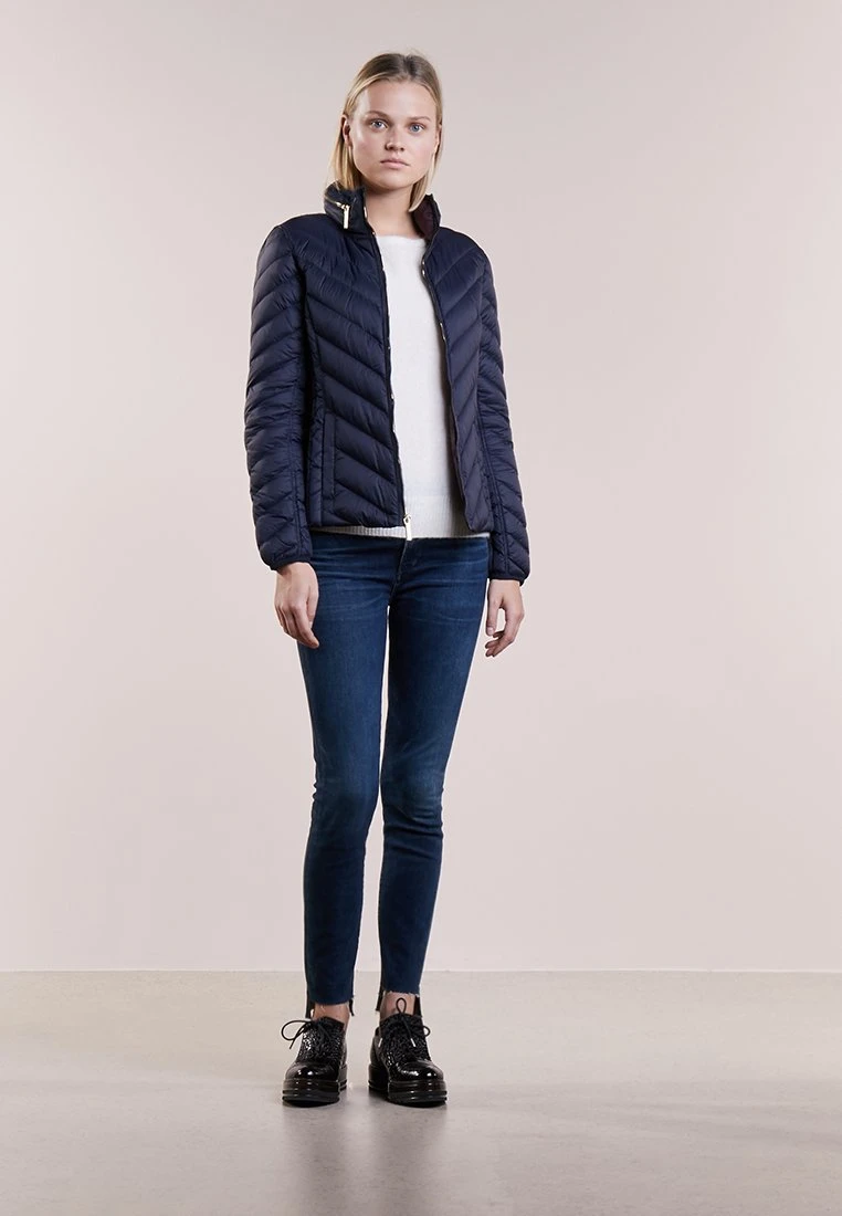 MICHAEL Michael Kors Damen SHORT PACKABLE PUFFER - Daunenjacke - Dark Navy 4 MICHAEL Michael Kors Damen SHORT PACKABLE PUFFER - Daunenjacke - Dark Navy - Image 2