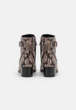 MICHAEL Michael Kors Damen BRITTON - Stiefelette - Natural -MICHAEL Michael Kors e5fe2567b888428e885f43353f7183a1