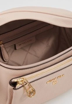 MICHAEL Michael Kors Damen SLATER SLING PACK - Umhängetasche - Soft Pink -MICHAEL Michael Kors eae6d7b23bea4f49b405c5c4de58f4ac