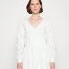 MICHAEL Michael Kors Damen PALM EYELET - Freizeitkleid - White -MICHAEL Michael Kors f3e526c6364c447ba2e2627a3cf030e0