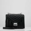 MICHAEL Michael Kors Damen WHITNEY - Umhängetasche - Black 1 MICHAEL Michael Kors Damen WHITNEY - Umhängetasche - Black -MICHAEL Michael Kors f57e76195071482ca116bdc24eed3542