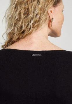 MICHAEL Michael Kors Damen BOAT CUT OUT BODYSUIT - Strickpullover - Black -MICHAEL Michael Kors f58374908b8d462a9012a26037f96fb7