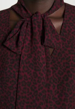 MICHAEL Michael Kors Damen CHEETAH TIE - Bluse - Dark Ruby -MICHAEL Michael Kors f8aacf46e3d44951be1c0651de236bac