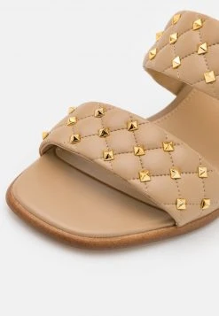 MICHAEL Michael Kors Damen AMELIA MULE - Pantolette Hoch - Camel 15 MICHAEL Michael Kors Damen AMELIA MULE - Pantolette Hoch - Camel -MICHAEL Michael Kors fb859b81e6e741d2a7a5111b07d8ee21